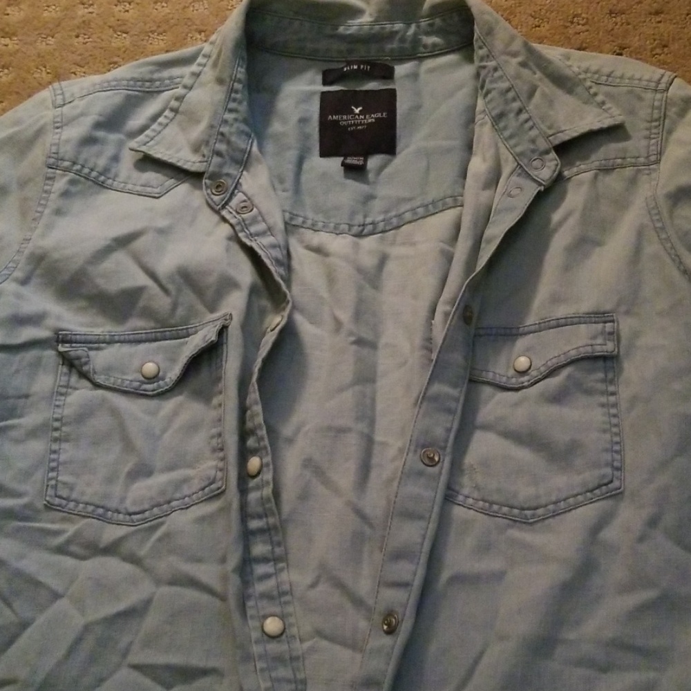 American eagle button down denim blouse